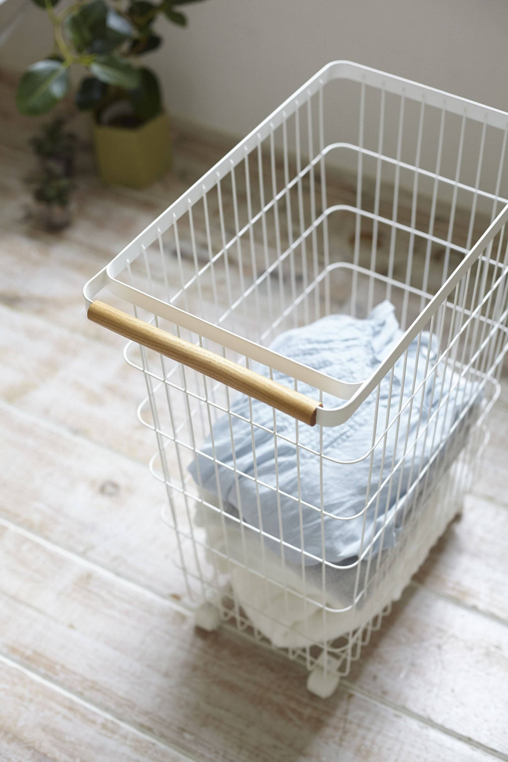 Slim Rolling Laundry Basket O61197