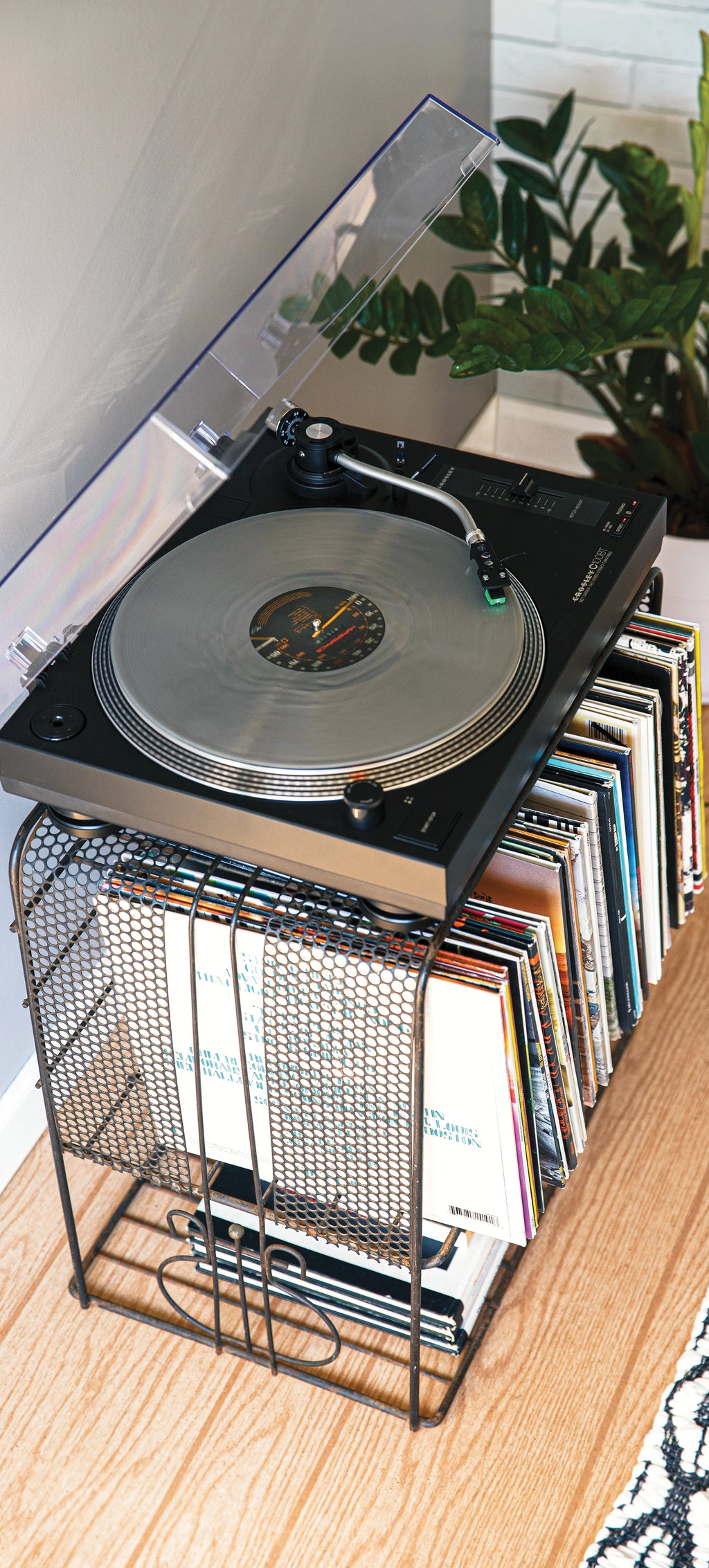 Vinyl Record Player with Speakers Turntable N826