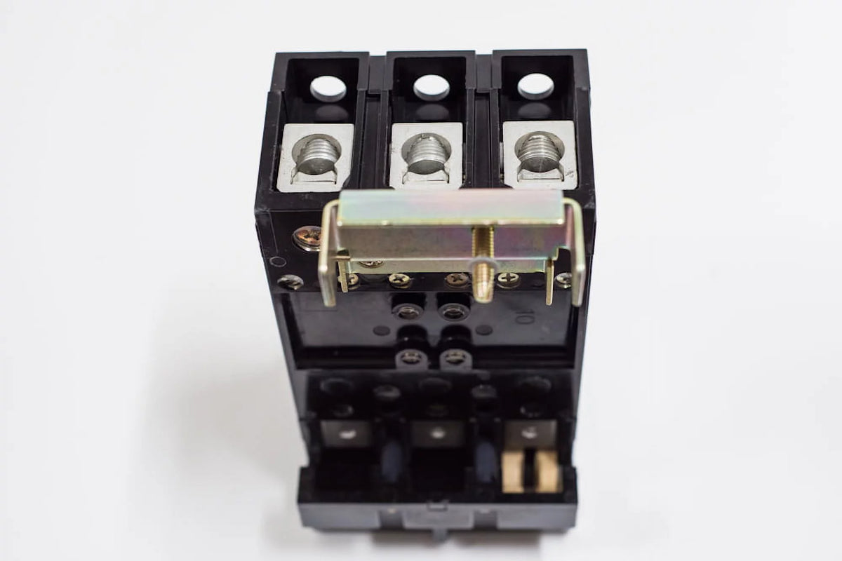 240-Volt 225-Amp Molded Case Circuit Breaker R31763