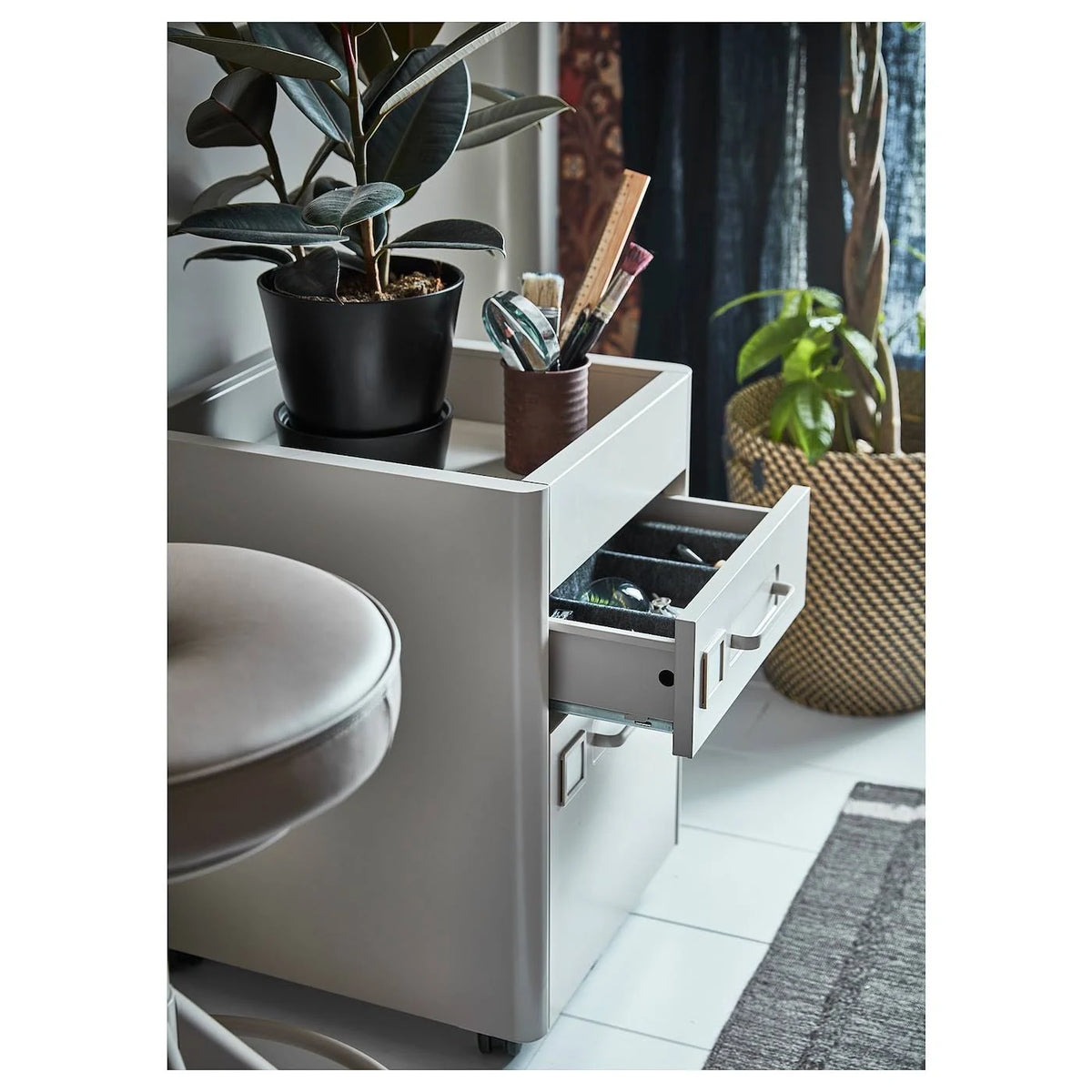 Beige Drawer Unit on Casters G1173