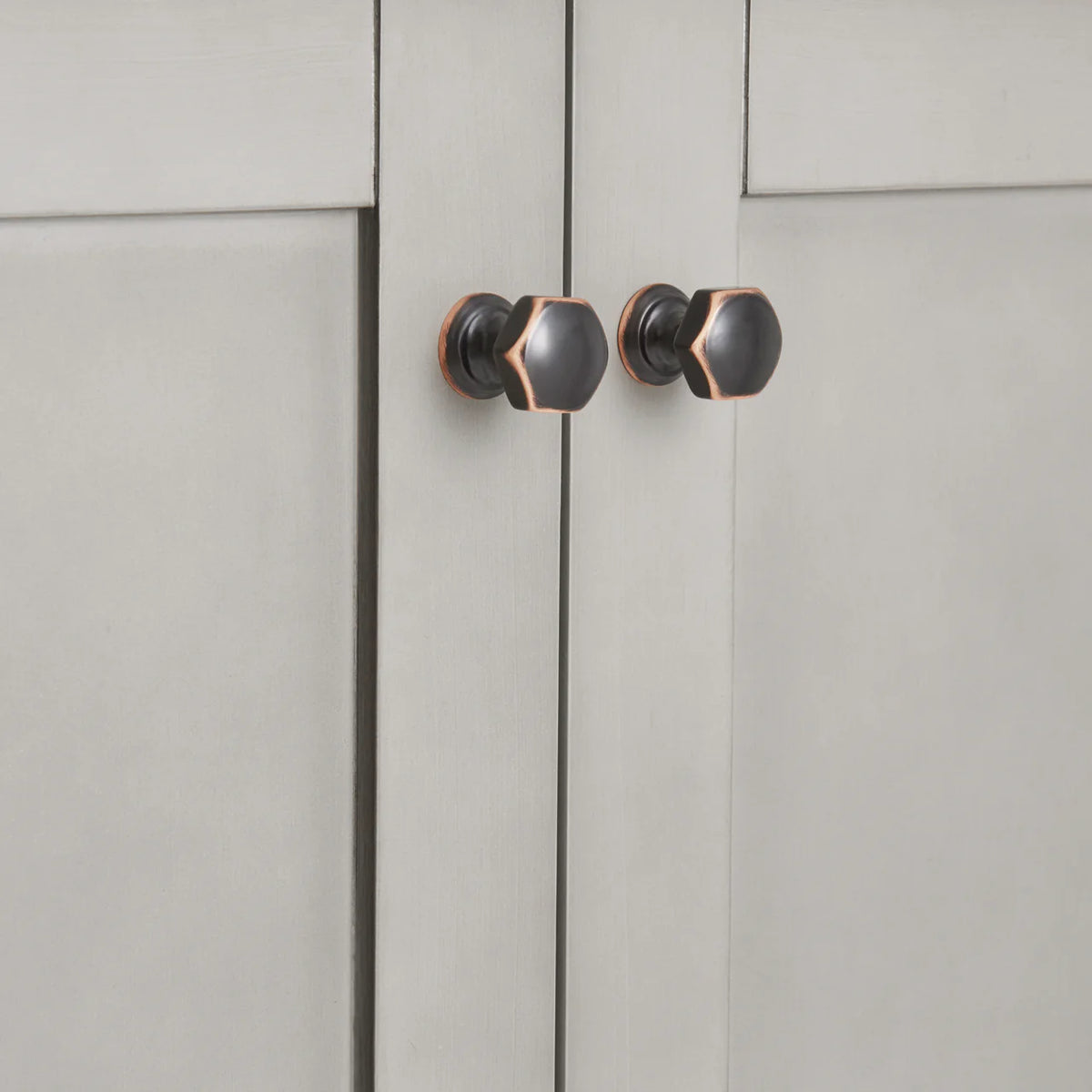 Oil Rubbed Bronze Cabinet Knob 4-Pack H66141